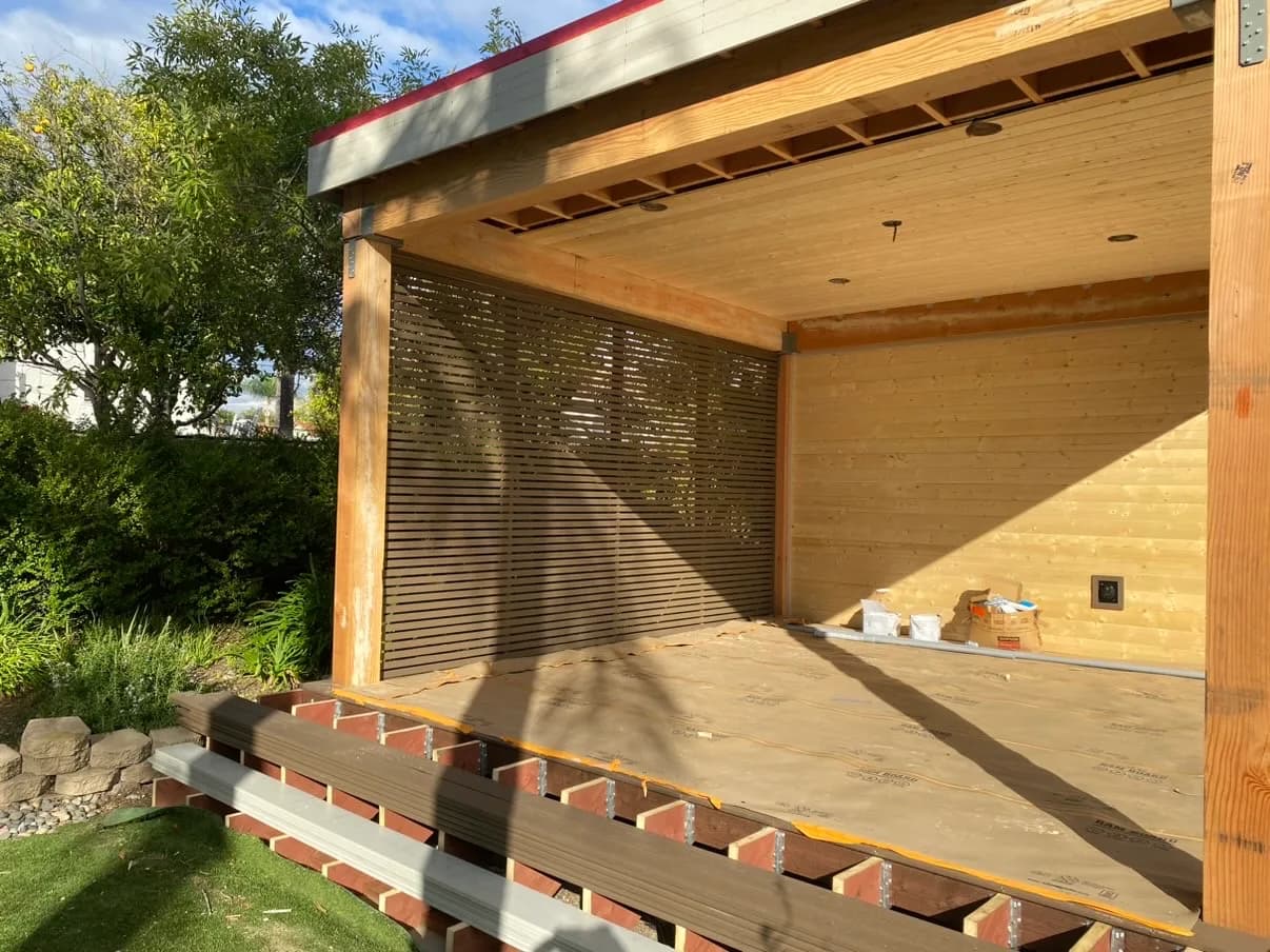 Rancho Bernardo pavilion with slatted screen wall and finished composite decking